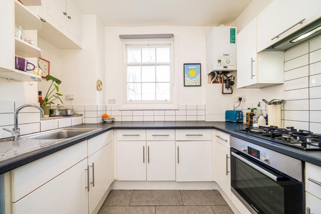 Clifton Crescent, Peckham photo 3