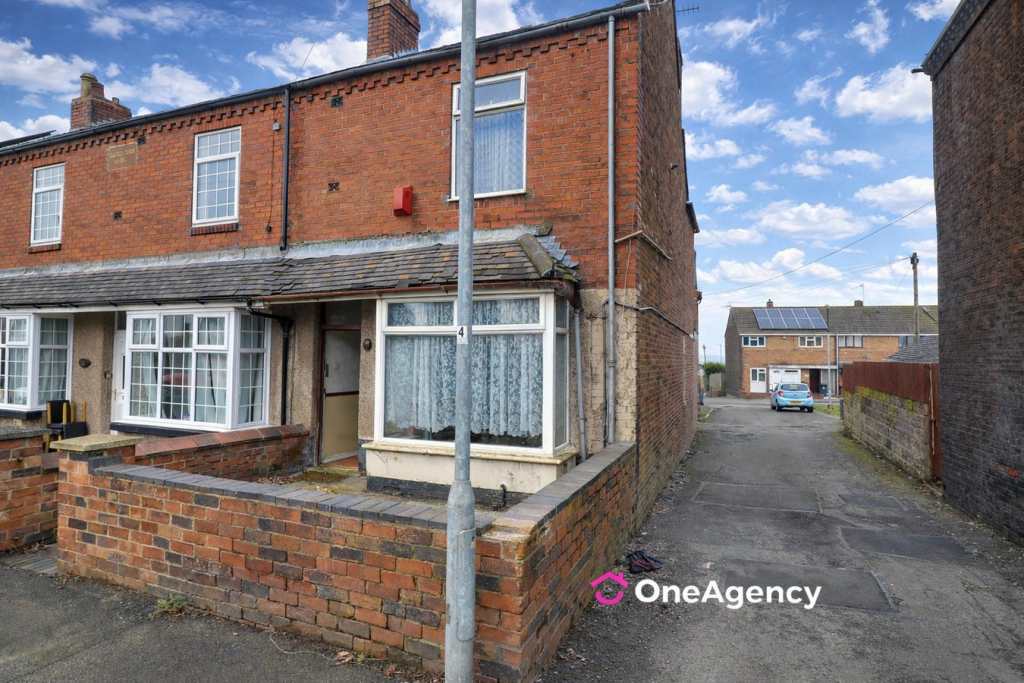 3-bed terraced on North West Terrace, Smallthorne, Stoke-on-Trent, ST6, £70,000