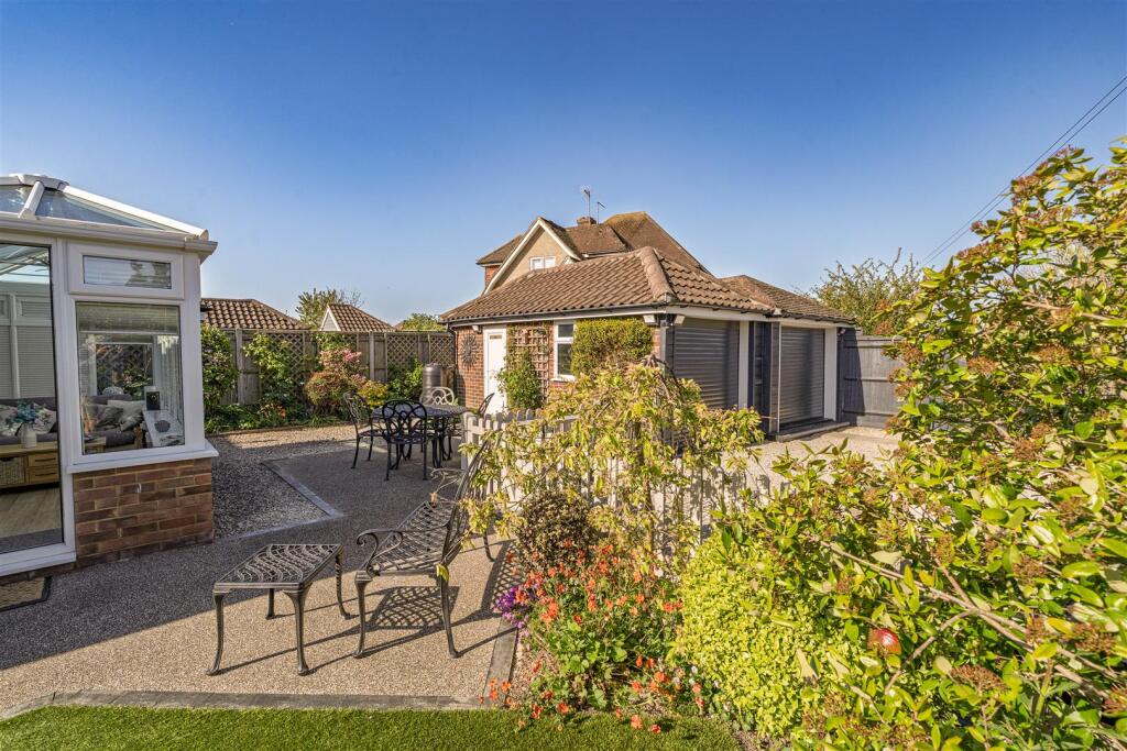 Glenville Road, Rustington photo 4