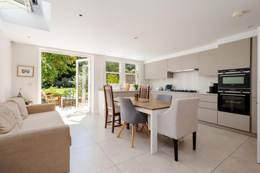 House in London - View 4