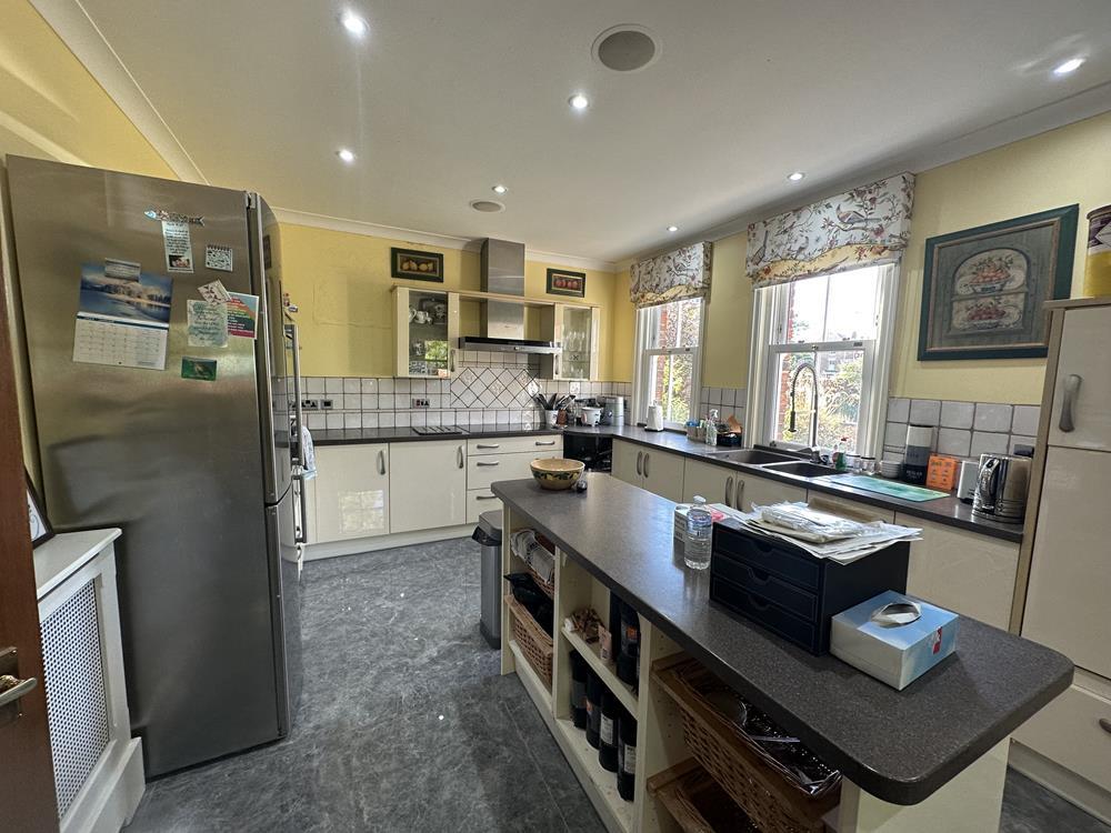 Kimbolton Road, Bedford, MK40 - More