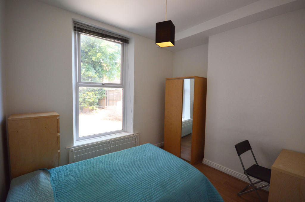Apartment in Newcastle upon Tyne - View 3