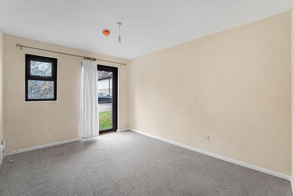 Kemble Drive, Cirencester, Gloucestershire, GL7 photo 4