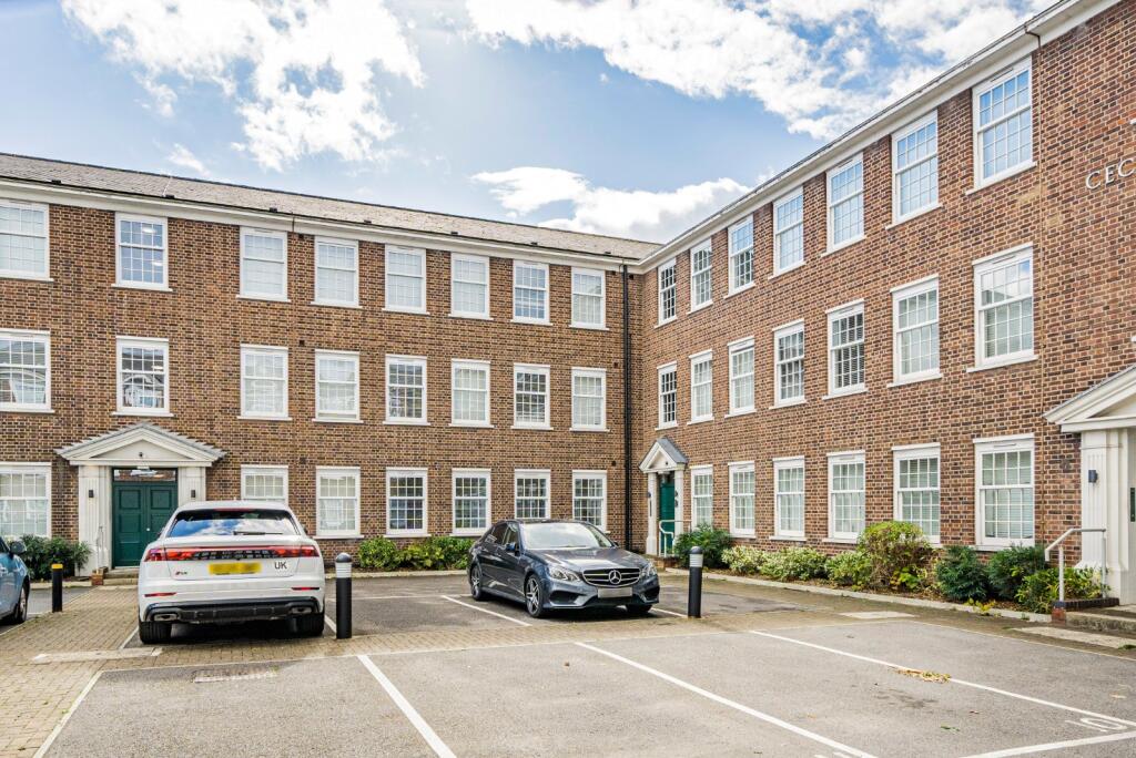 Main image of property: London Road, Enfield, EN2