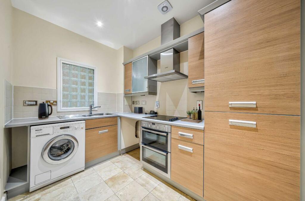 Apartment in London - View 3