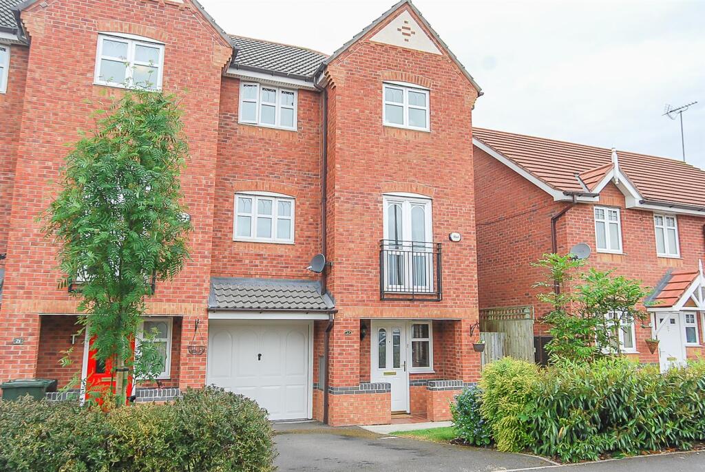 Main image of property: New Heyes, Neston, Cheshire