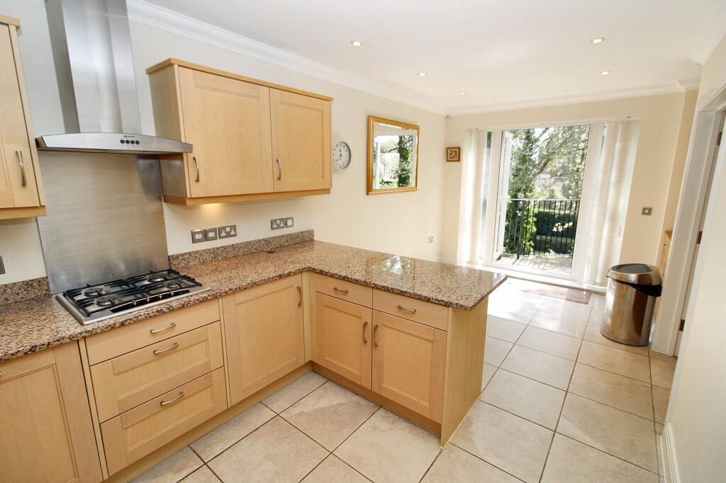 Beechwood Mansions, 253 Amersham Road, HP15 photo 3