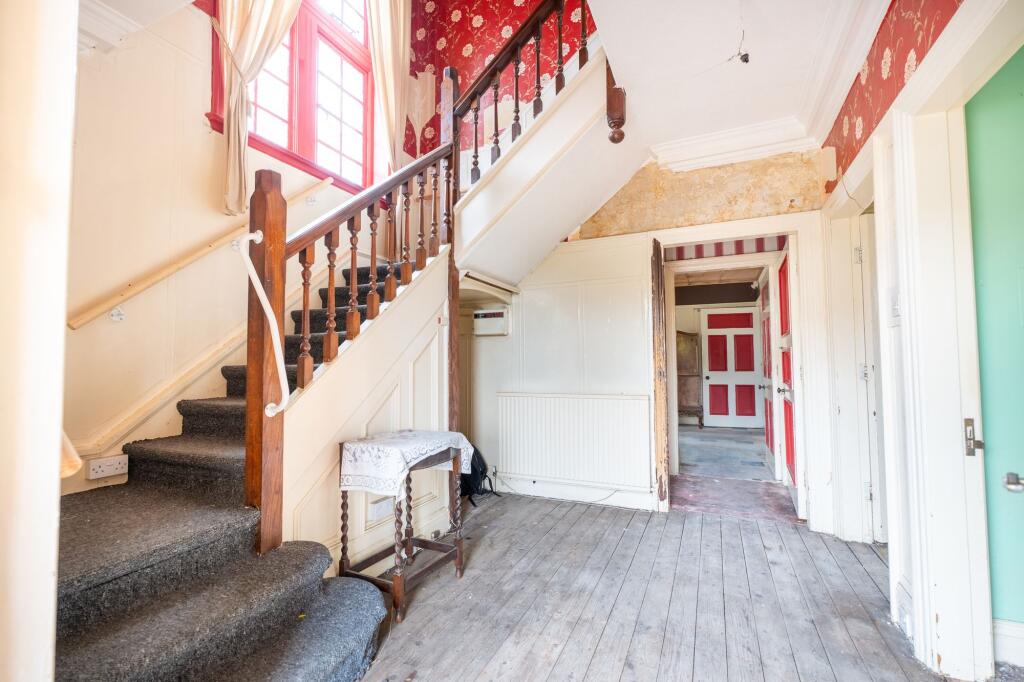 Gledhow Wood Road, Leeds, LS8 photo 2