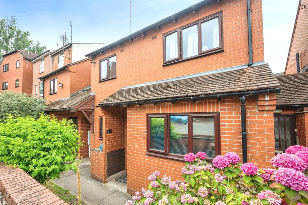 Main image of property: Victoria Mews, Saltisford, Warwick, CV34