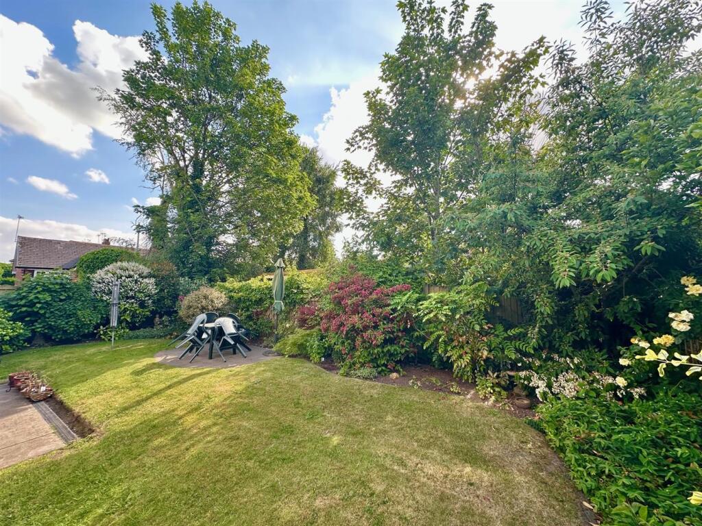 Yew Tree Drive, Nantwich, Cheshire photo 4
