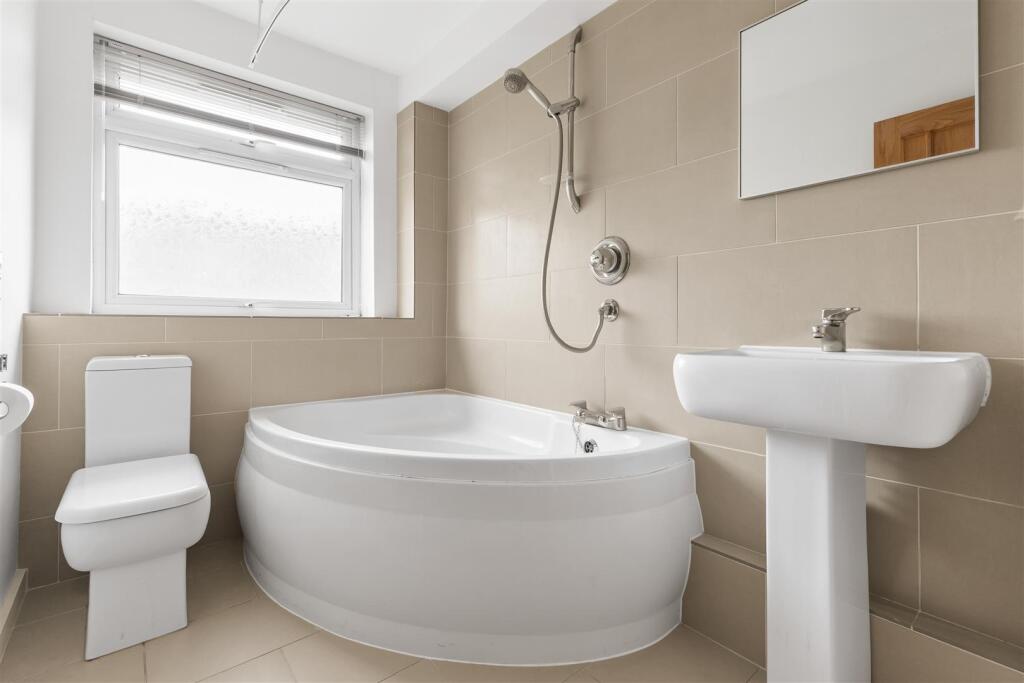 Apartment in London, Addiscombe - View 4