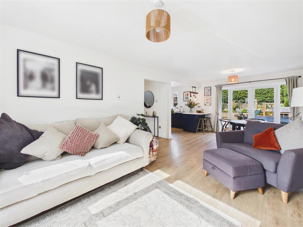 Wentworth Road, Dronfield Woodhouse, Dronfield photo 3