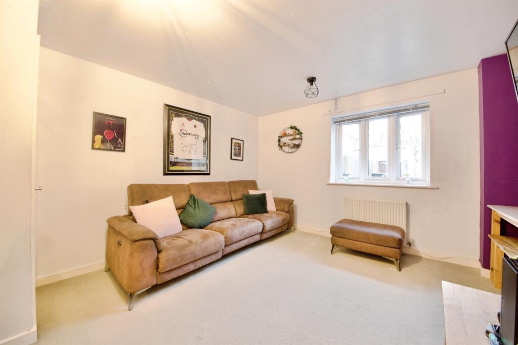 Apartment in Watford - View 2