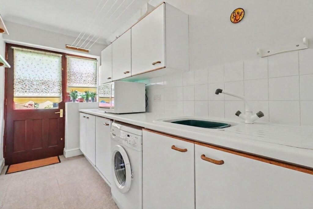 House in Kingston upon Thames - View 4