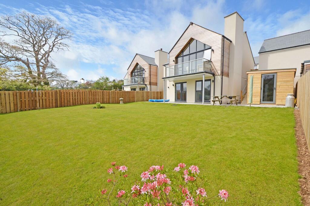 4-bed detached on Mellingey Valley, Perranwell Station, TR3, £670,000
