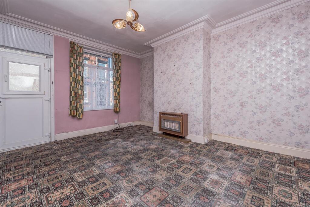 Bangor Place, Wortley, Leeds photo 2