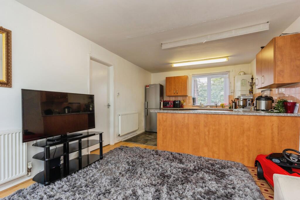 Whitecliff Close, Manchester, M14 - More