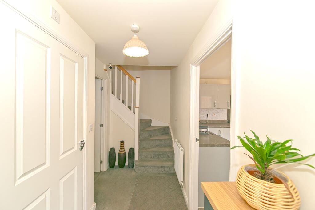 House in Milton Keynes, Brooklands, Broughton and Milton Keynes - View 6