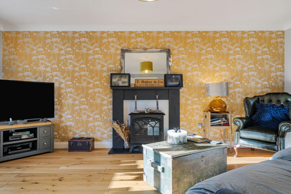 House in Vale of White Horse, Chilton - More