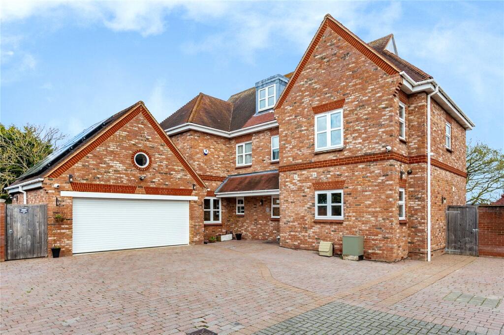 Main image of property: Berne Hall Court, Station Road, Wickford, Essex, SS11