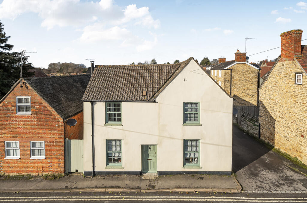 Main image of property: Ferndale Street, Faringdon, SN7