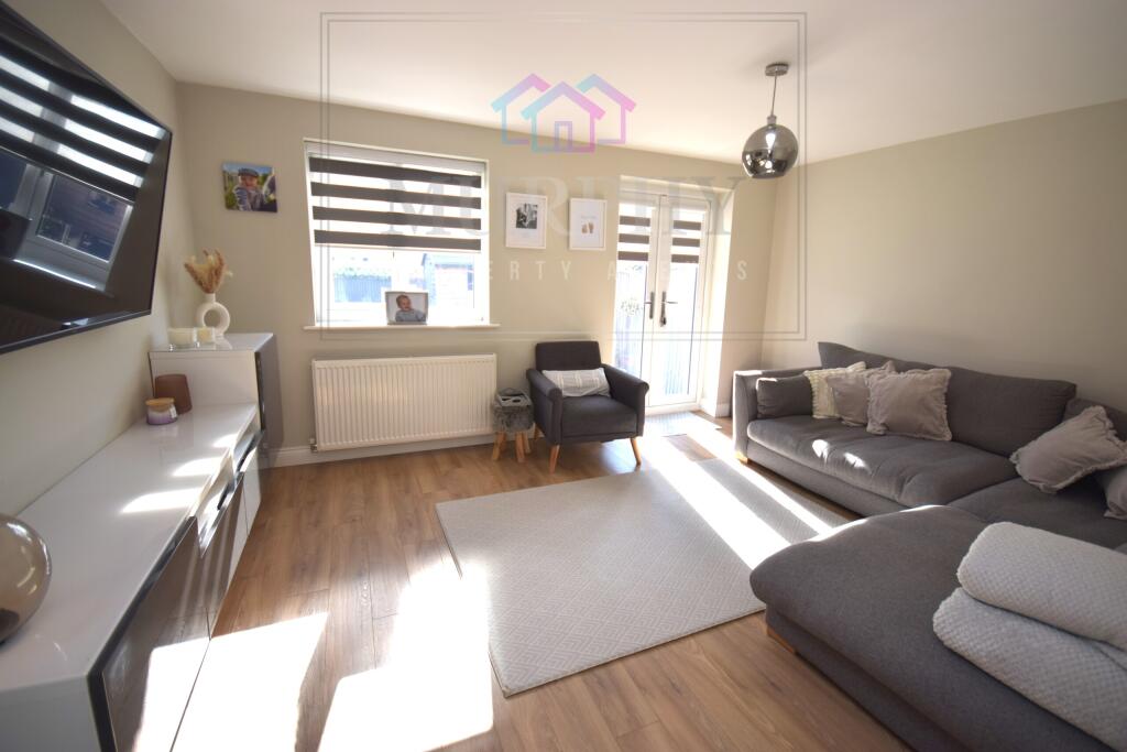 Paddock Close, Ackworth, Pontefract, West Yorkshire photo 4