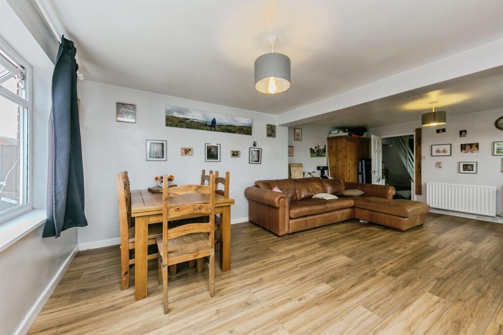 House in East Staffordshire, Uttoxeter - View 4