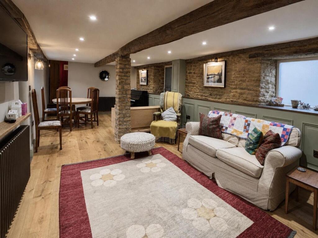 House in Holcot - View 3