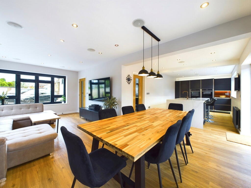 House in Worthing, West Sussex - View 2