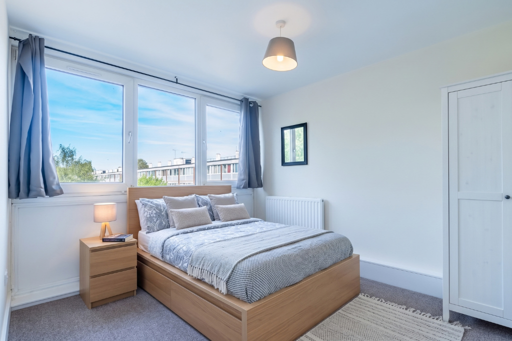 Apartment in London - More
