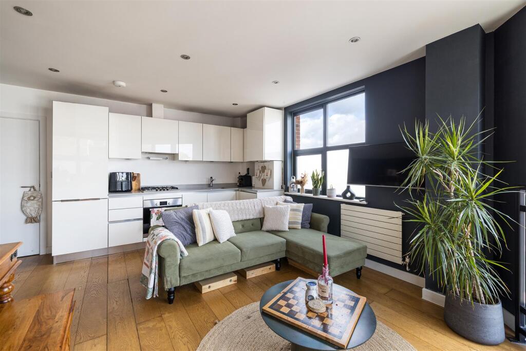 Apartment in London - More
