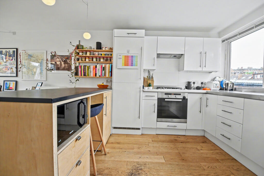 Apartment in London - View 3