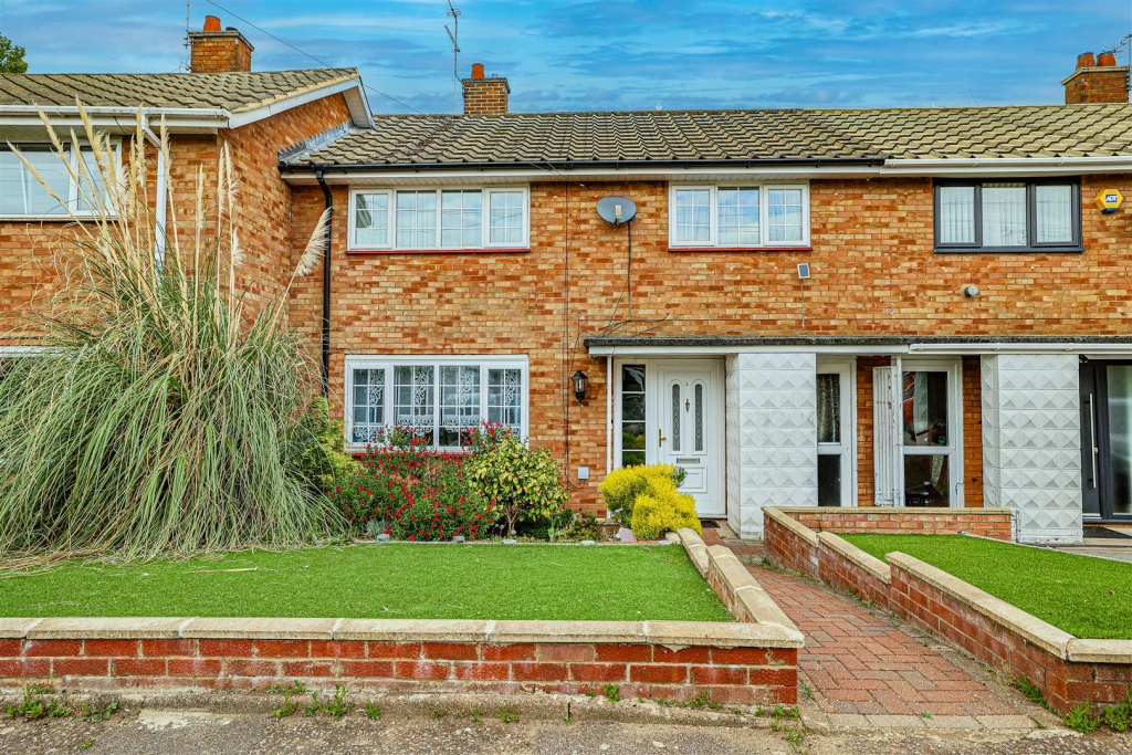Main image of property: Furtherground, Hemel Hempstead, HP2