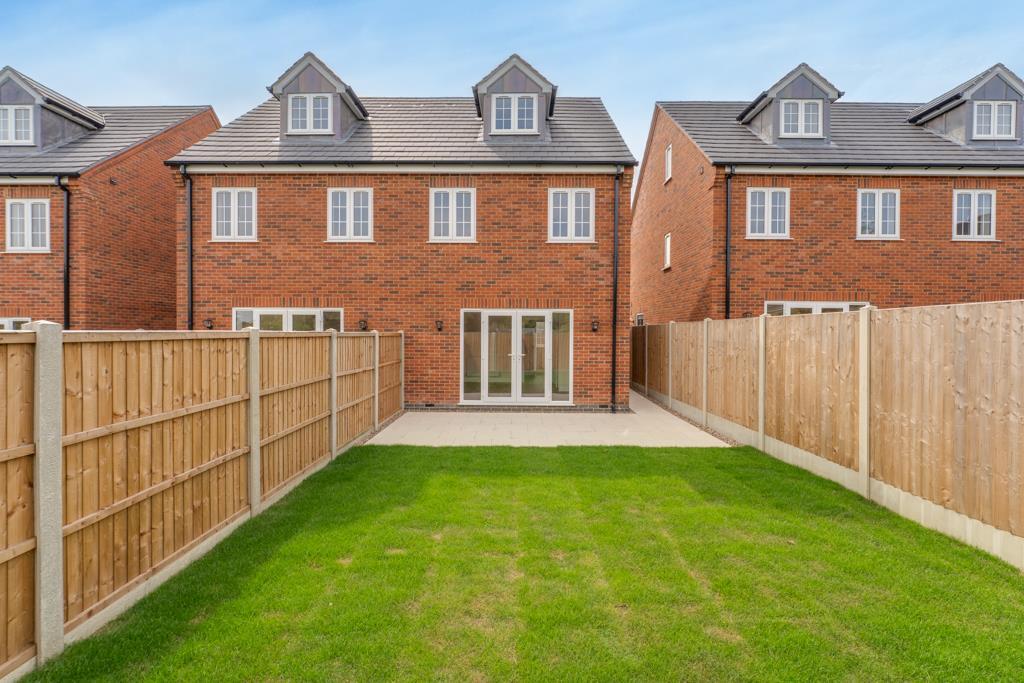 House in Desborough, North Northamptonshire - More