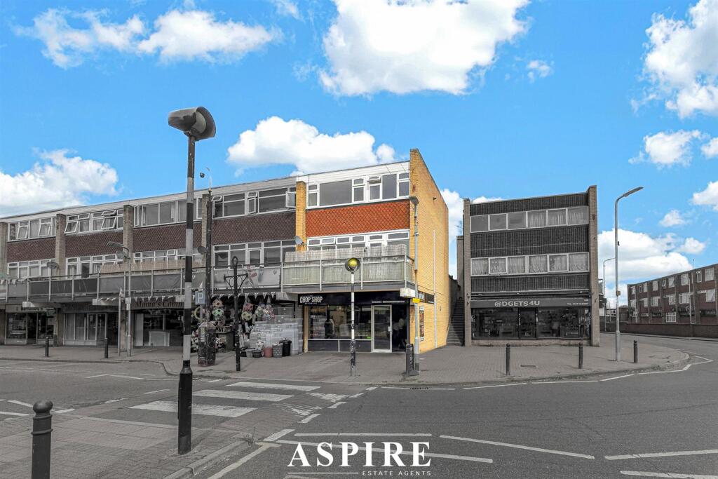 Apartment in Thurrock, Essex - View 2