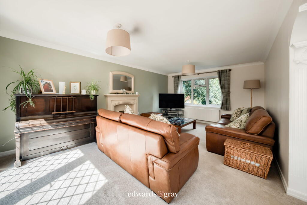 Fourlands Avenue, Sutton Coldfield, B72 1YY photo 4