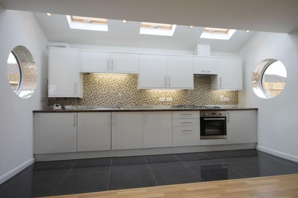 Hazel Crescent, Kidlington, OX5 photo 2