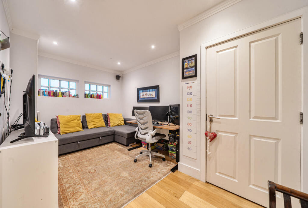 House in Kingston upon Thames - View 5