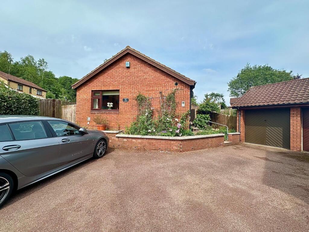 Main image of property: Lapwing Close, East Hunsbury, Northampton NN4