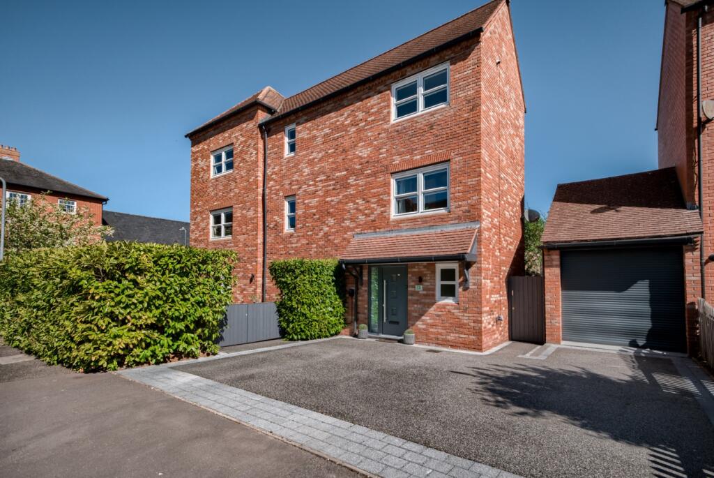 Main image of property: Congreve Way, Stratford-upon-Avon, CV37