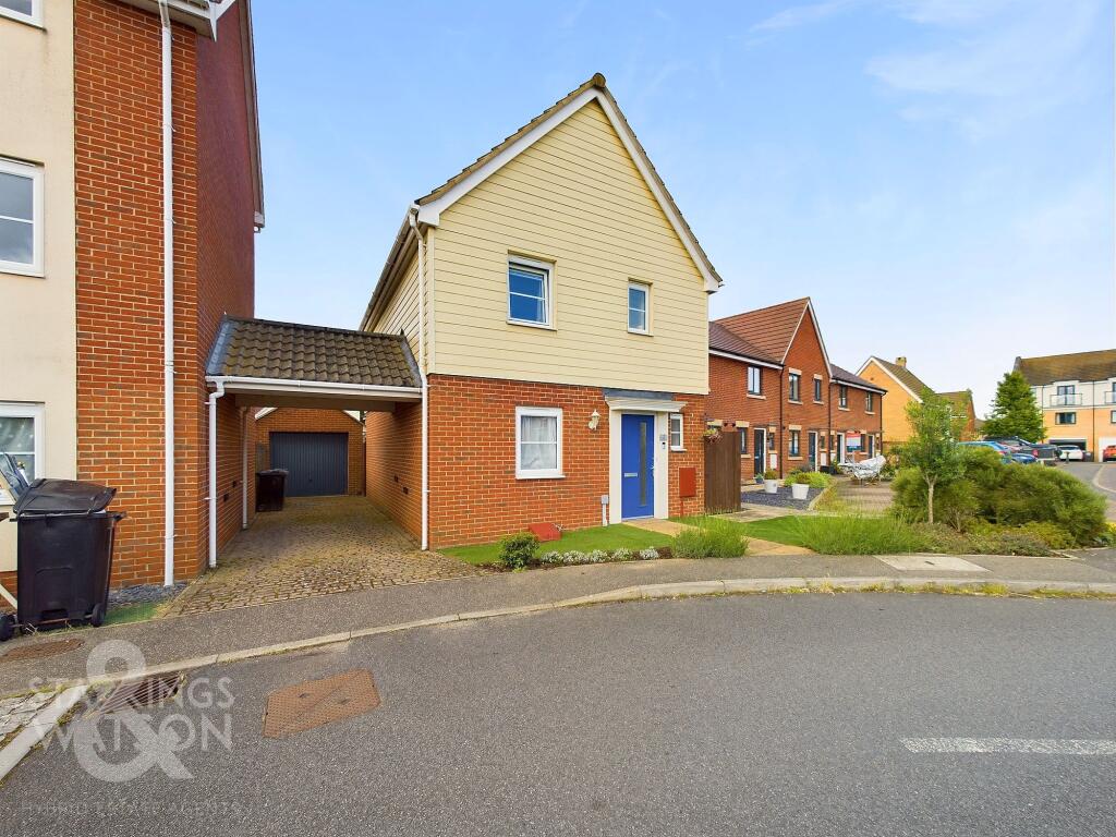 3-bed detached on Solario Road, Queens Hill, Norwich, £250,000