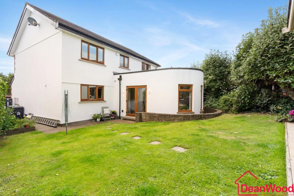 28, Pinehurst Avenue, Saddlestone, Douglas photo 2