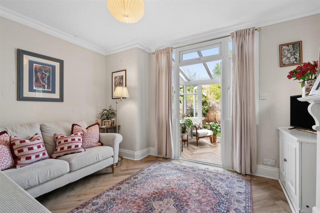Apartment in London - View 3