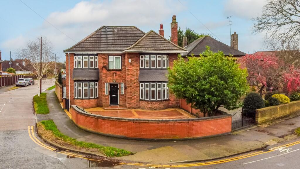 5-bed detached on Dogsthorpe Road, Peterborough, PE1, £500,000
