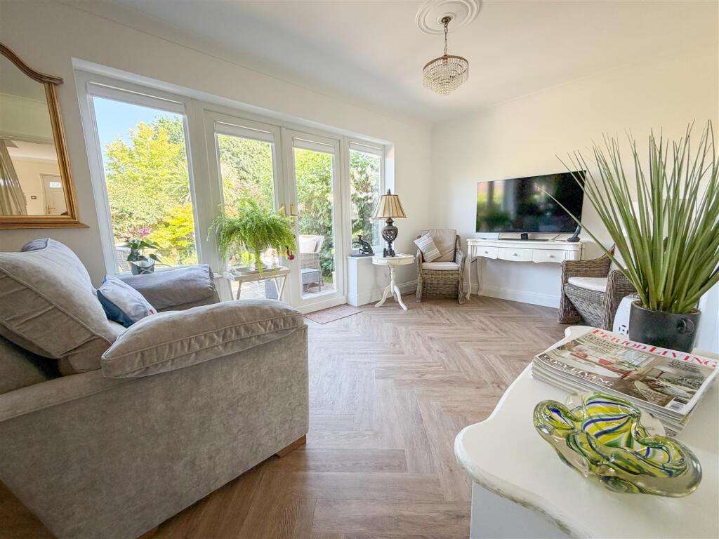 House in Clacton-on-Sea, Great Clacton - More