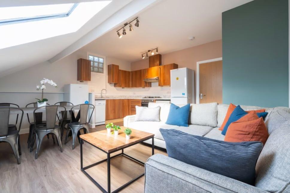 Main image of property: Jesmond Road, Newcastle upon Tyne