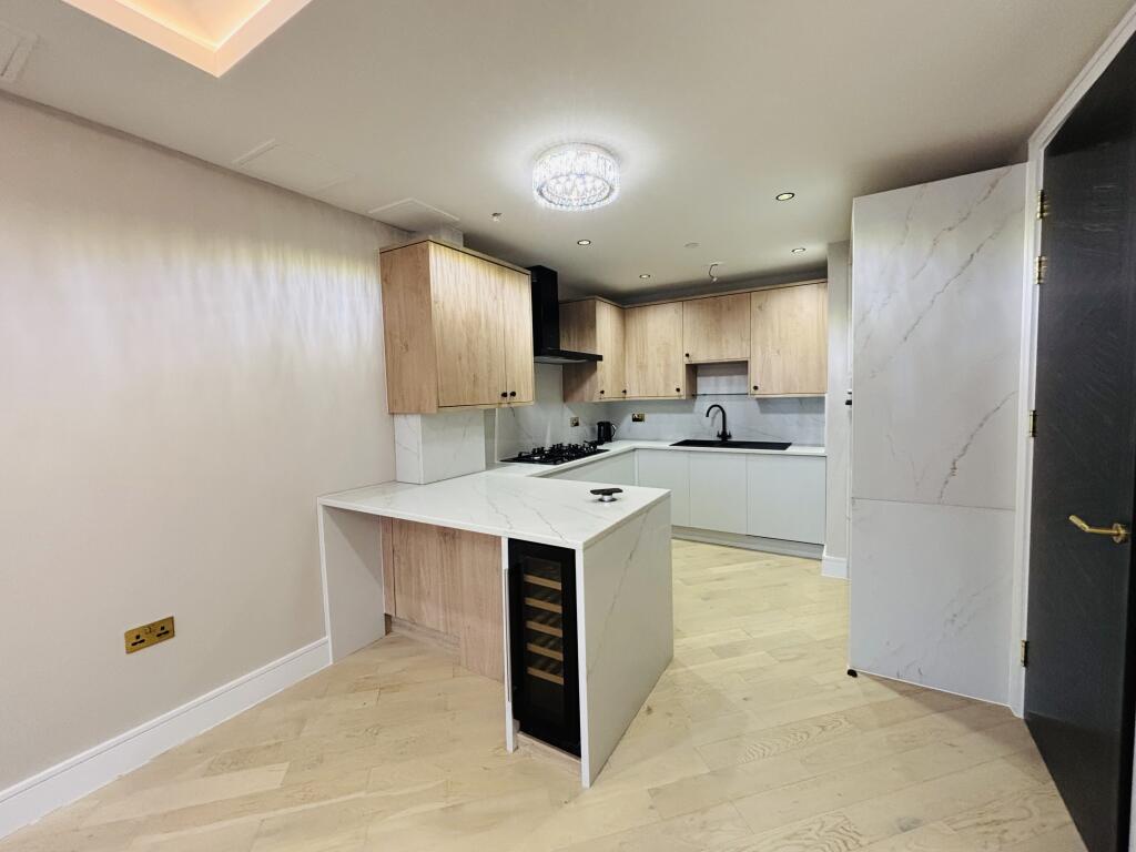 Apartment in London, Clifton Estate, Peckham - More