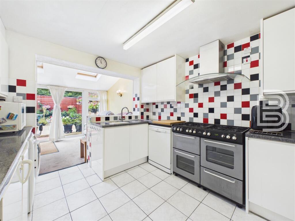 House in Rugby, Overslade - More