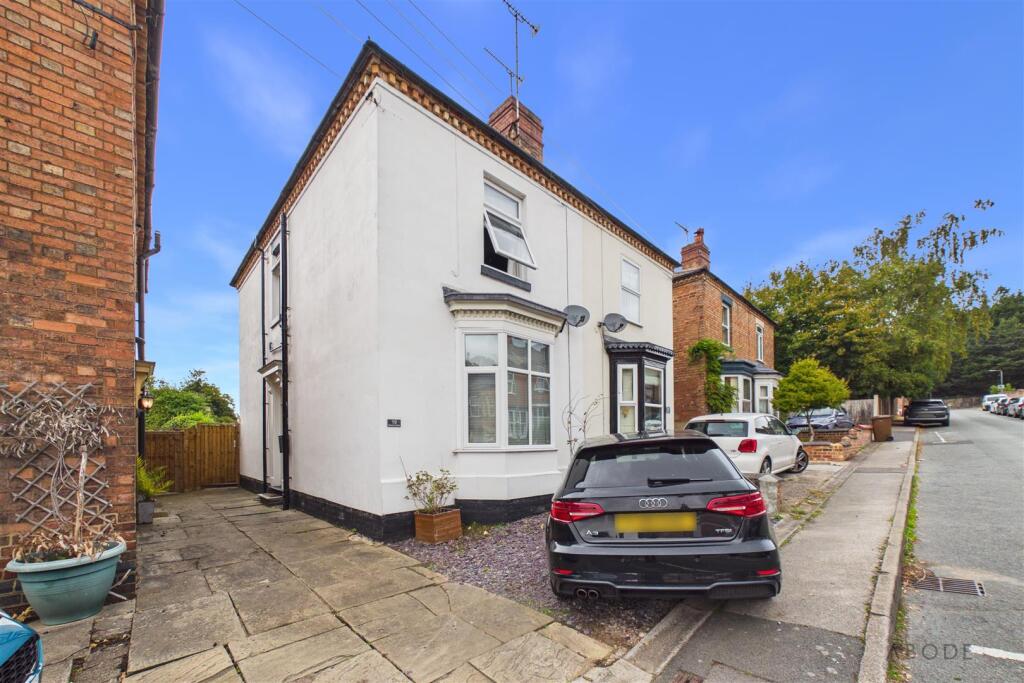 3-bed semi-detached on Rosemount Road, Stapenhill, £265,000