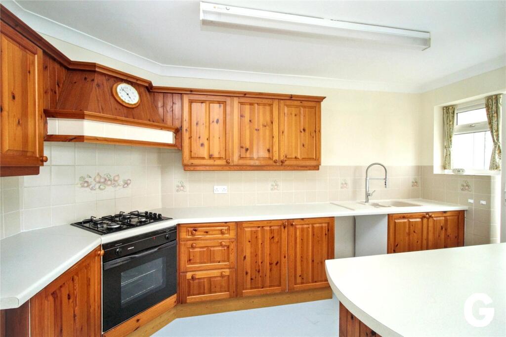Orchard Close, Ringwood, Hampshire, BH24 photo 5